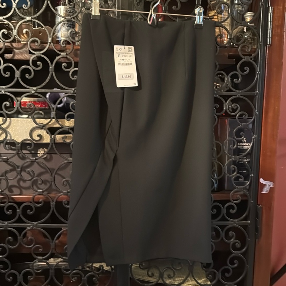 Zara midi skirt small, split on right side, pencil skirt